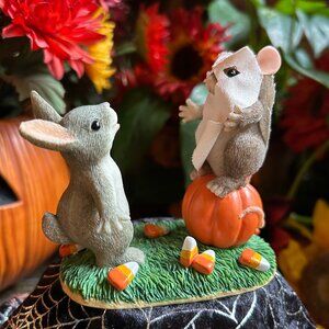 Charming Tails HALLOWEEN “BOOOO” (85/417)